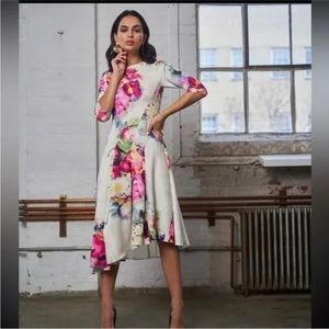 Apparalel Floral Dress brand new size medium